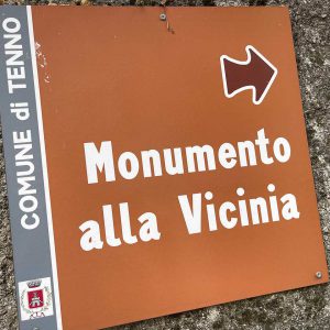 Monumento alla Vecinia - Tenno